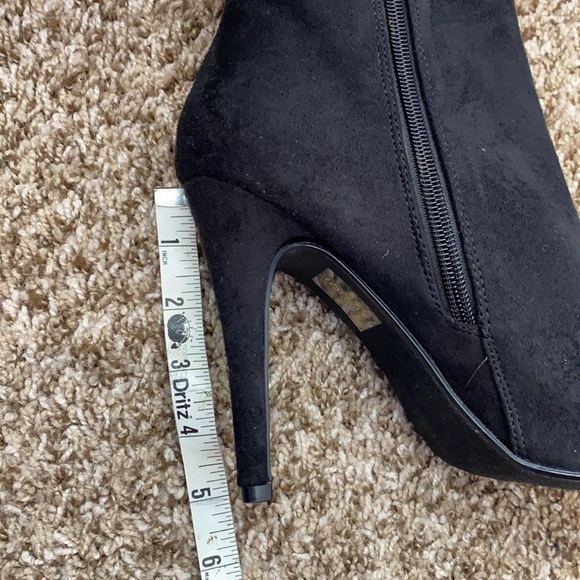 Paprika BERNIE-S Ankle Black Gold Chain Pointed Toe Booties 6.5 - Picture 12 of 13